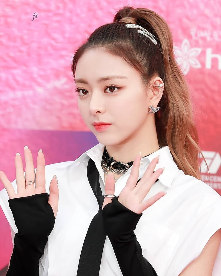 Picture of Yuna (ITZY)