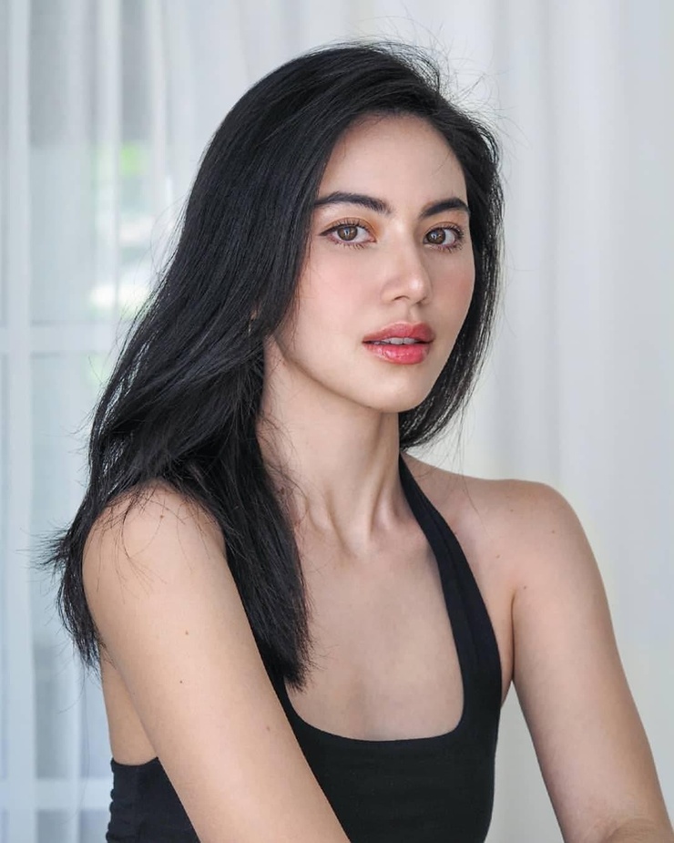 Davika Hoorne Davika Hoorne