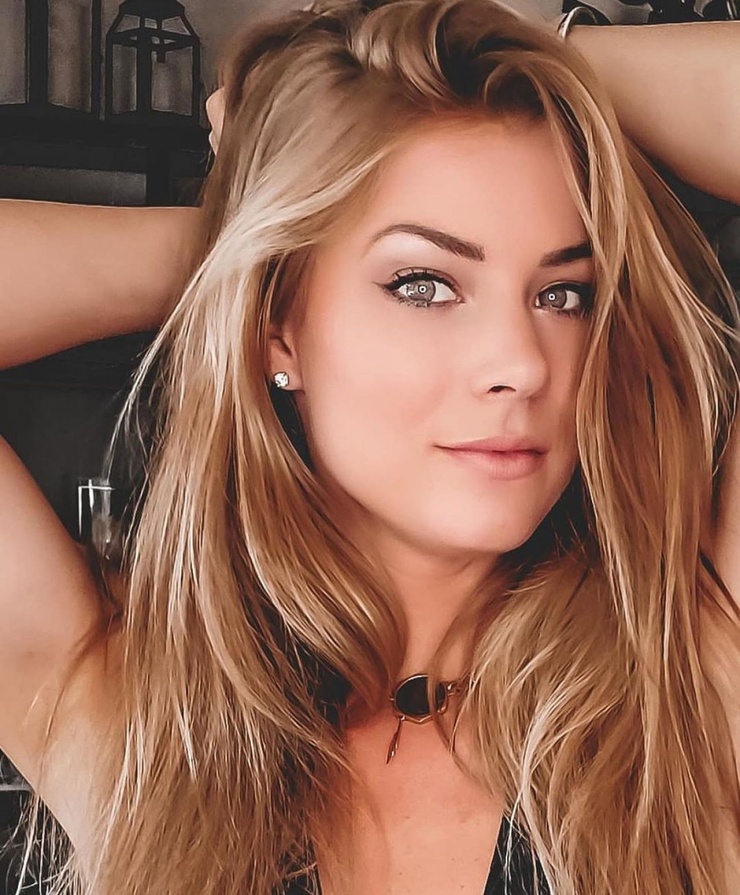 Nikki Leigh Nikki Leigh
