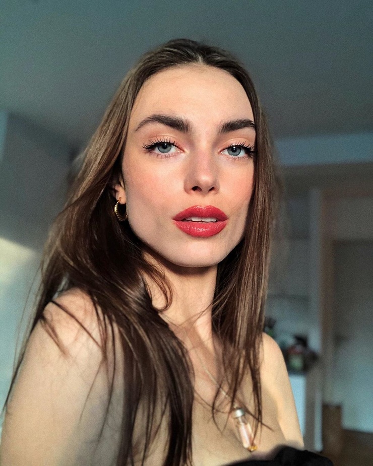 Charleen Weiss Charleen Weiss