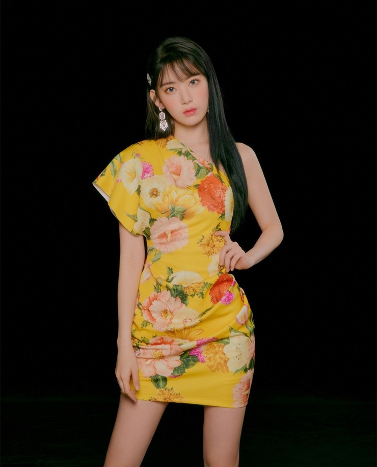 Sakura Miyawaki Sakura Miyawaki