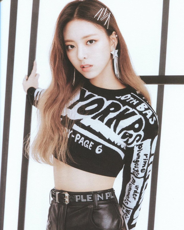 Yuna (ITZY) Yuna (ITZY)