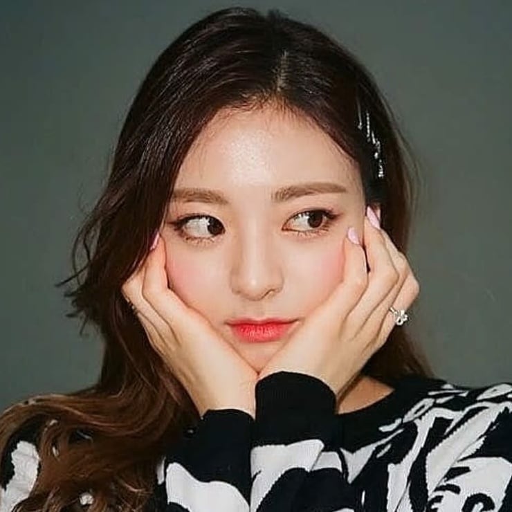 Picture of Yuna (ITZY)