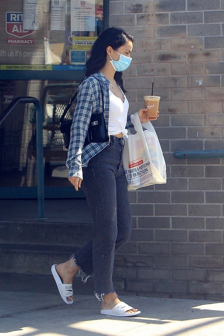 Camila Mendes