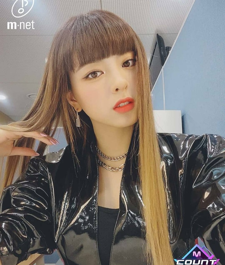 Yuna (ITZY) Yuna (ITZY)