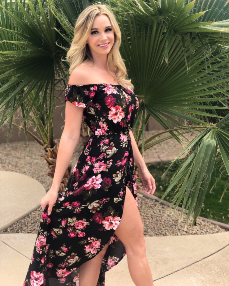 Caitlin Arnett Caitlin Arnett