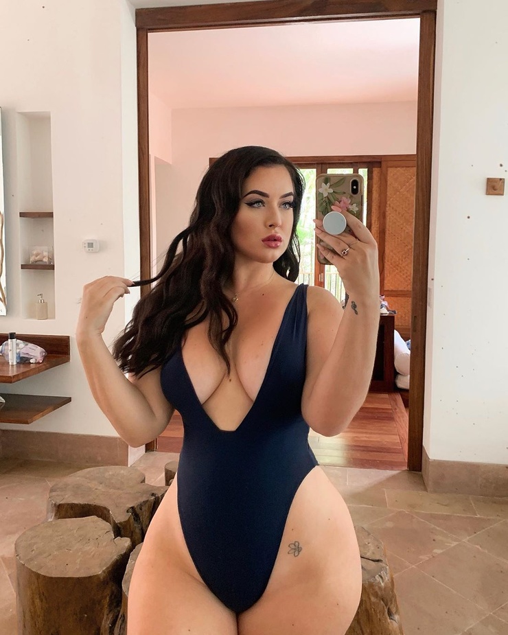 Holly Luyah