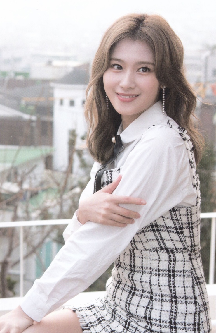 Picture Of Minatozaki Sana