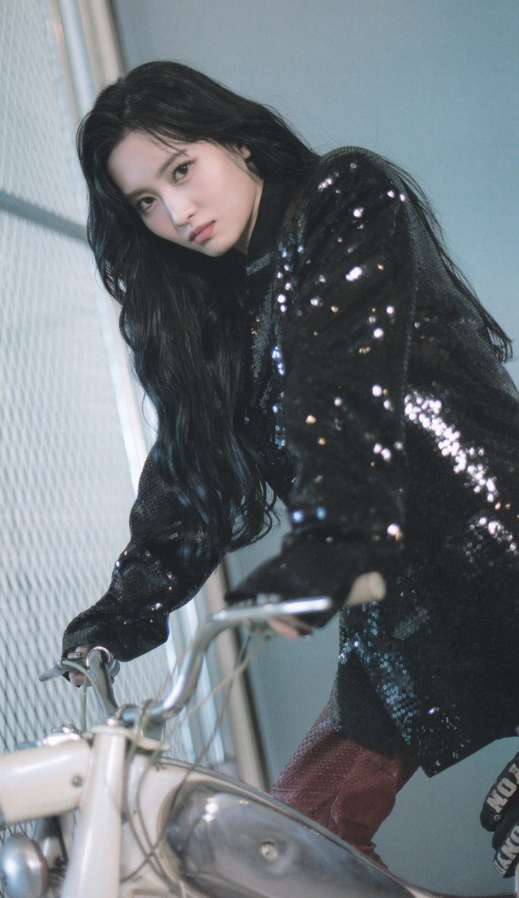 Hirai Momo