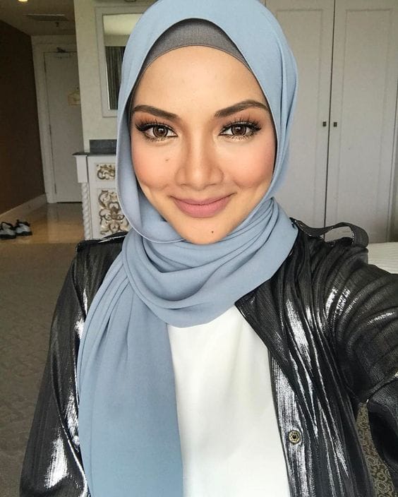 Neelofa