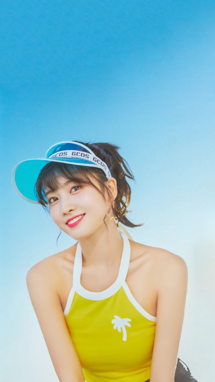 Hirai Momo