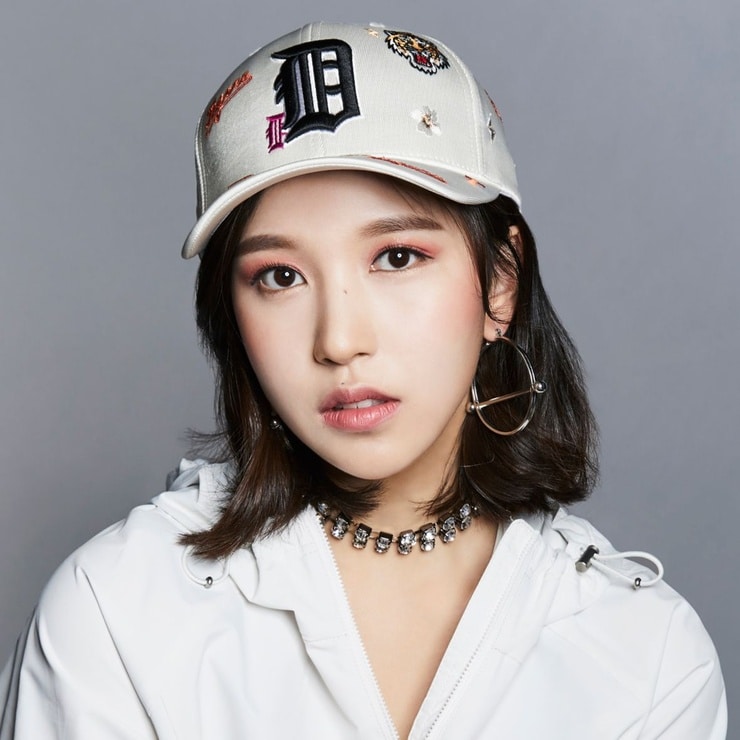 Myoui Mina