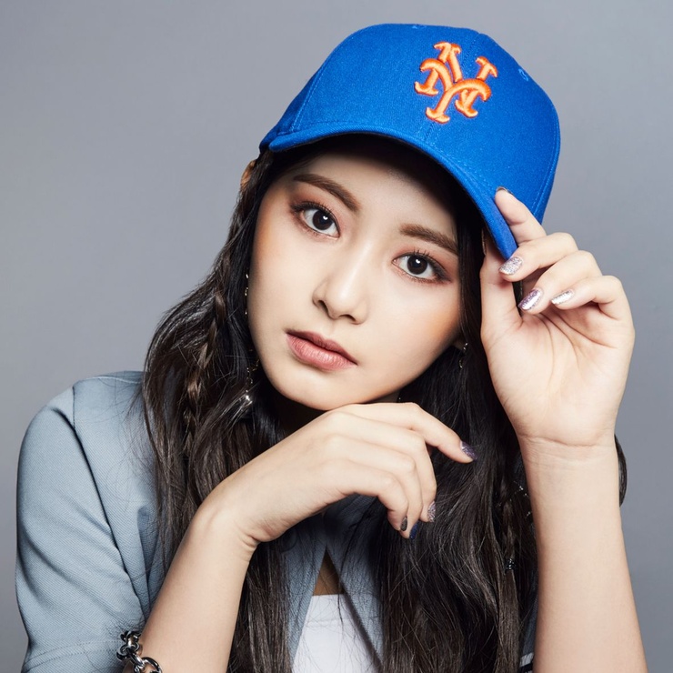 Chou Tzu-yu (Tzuyu) Chou Tzu-yu (Tzuyu)