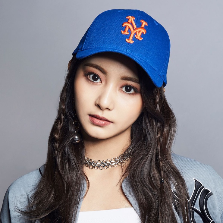 Chou Tzu-yu (Tzuyu) Chou Tzu-yu (Tzuyu)