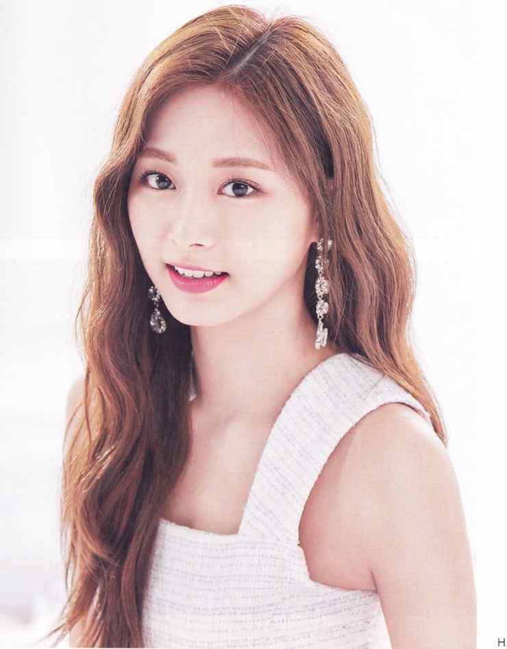 Chou Tzu-yu (Tzuyu)