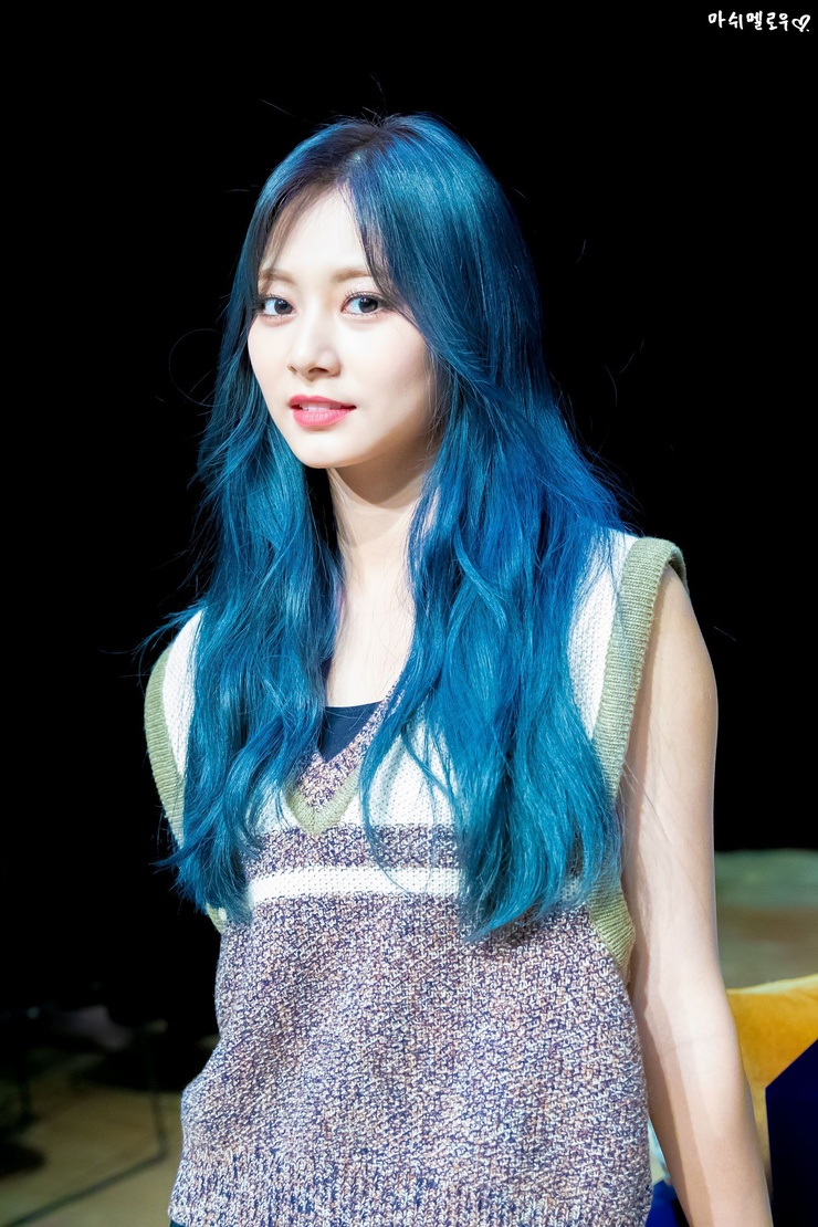 Chou Tzu-yu (Tzuyu) Chou Tzu-yu (Tzuyu)