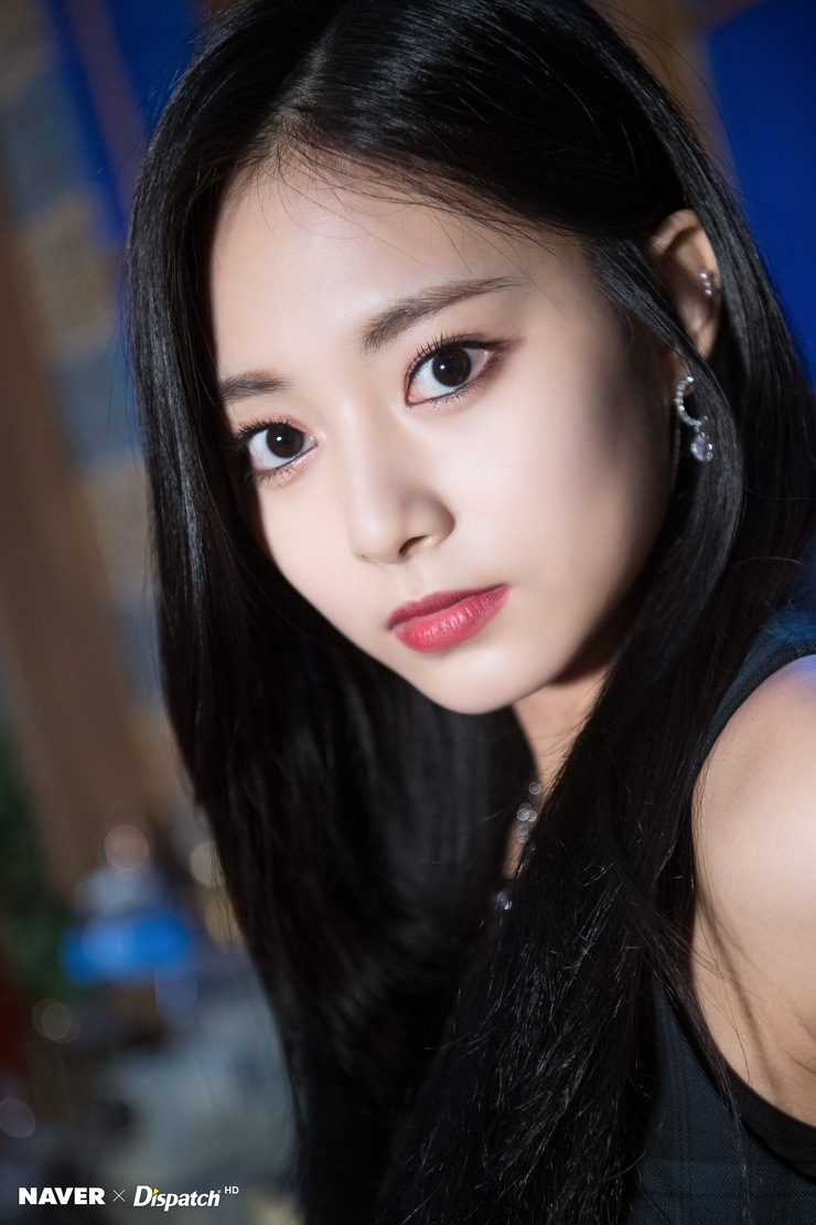 Chou Tzu-yu (Tzuyu) Chou Tzu-yu (Tzuyu)