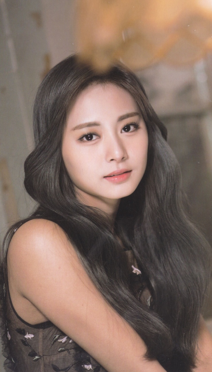 Chou Tzu-yu (Tzuyu) Chou Tzu-yu (Tzuyu)