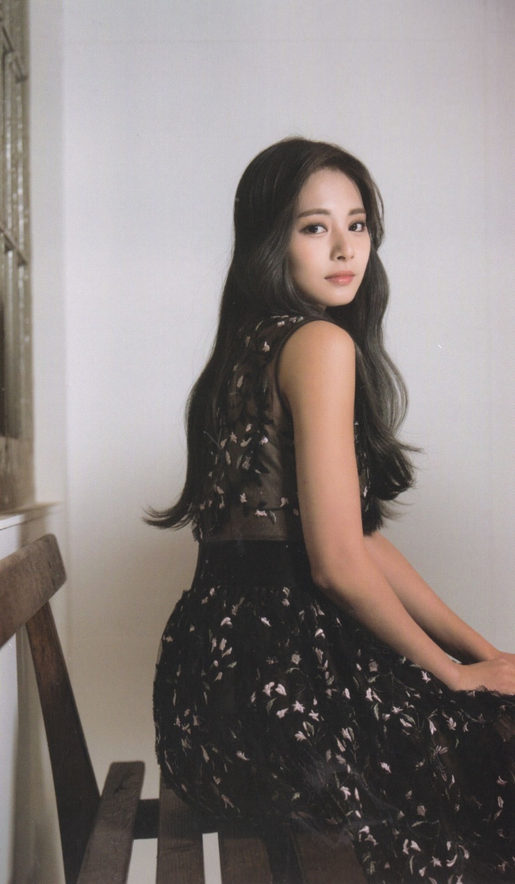 Chou Tzu-yu (Tzuyu) Chou Tzu-yu (Tzuyu)