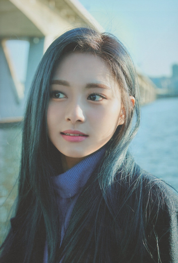 Chou Tzu-yu (Tzuyu) Chou Tzu-yu (Tzuyu)