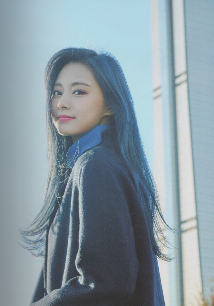 Chou Tzu-yu (Tzuyu) Chou Tzu-yu (Tzuyu)