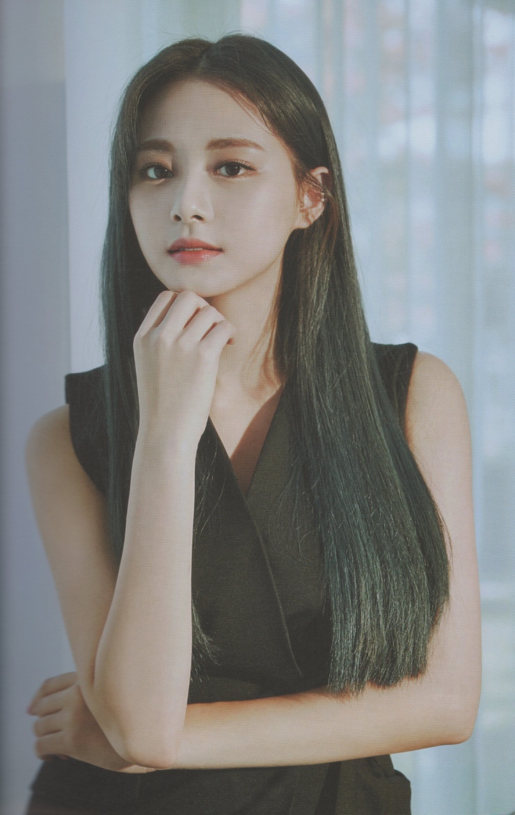 Chou Tzu-yu (Tzuyu) Chou Tzu-yu (Tzuyu)