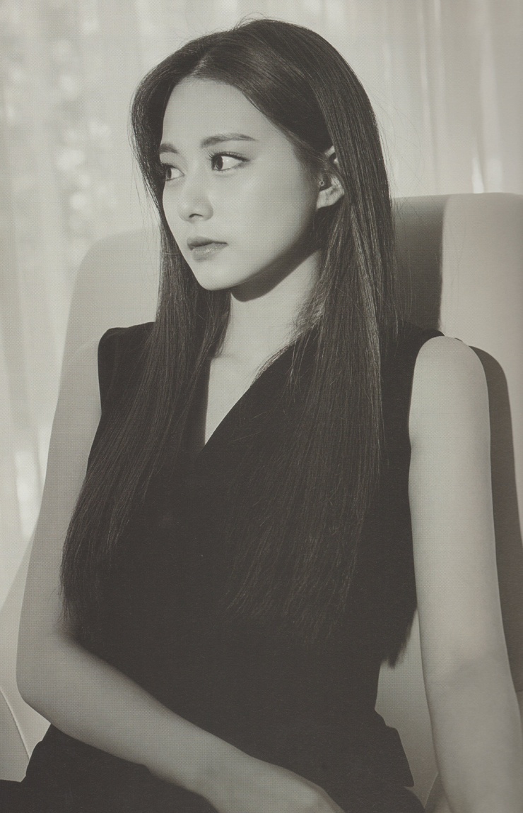Chou Tzu-yu (Tzuyu) Chou Tzu-yu (Tzuyu)