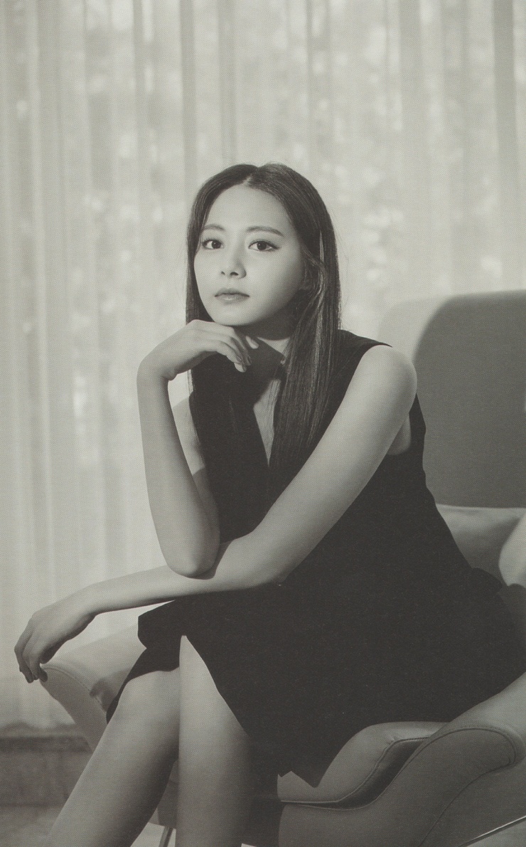 Chou Tzu-yu (Tzuyu) Chou Tzu-yu (Tzuyu)