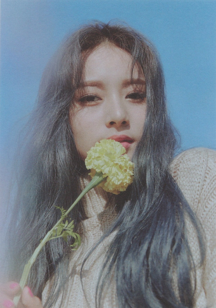 Chou Tzu-yu (Tzuyu) Chou Tzu-yu (Tzuyu)