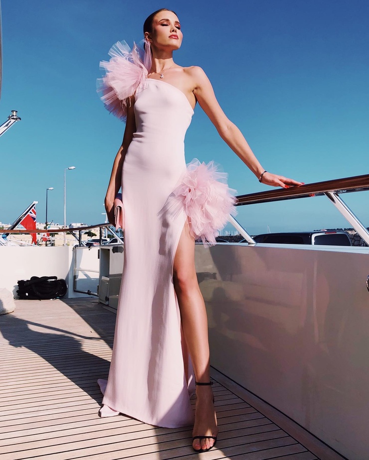 Anastasia Krivosheeva Anastasia Krivosheeva