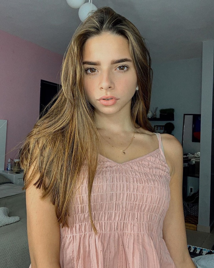Aniah Braz Aniah Braz