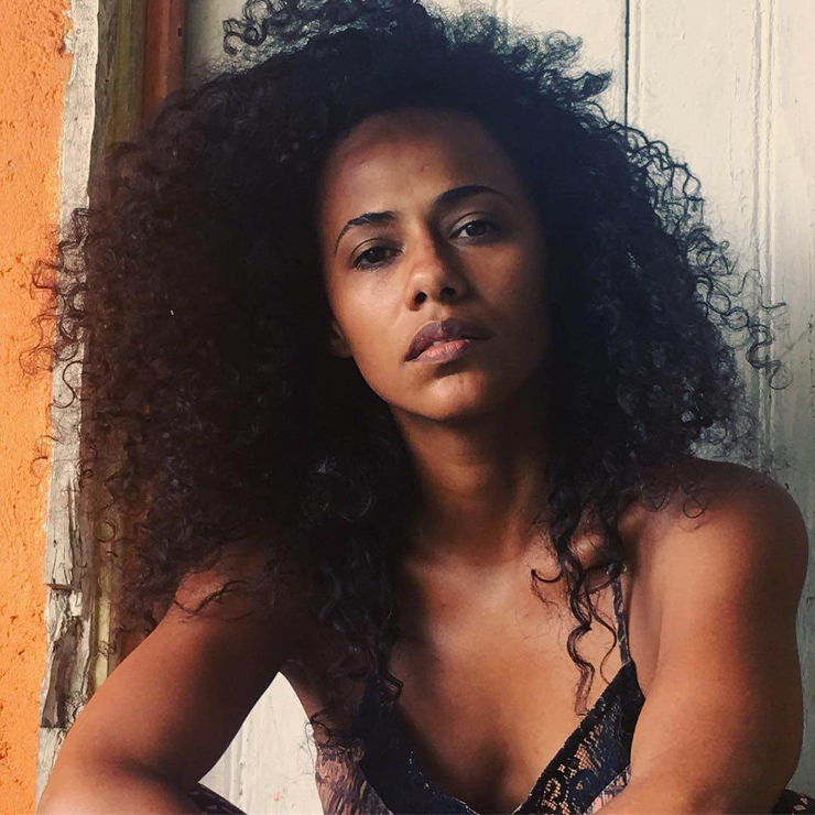Naruna Costa Naruna Costa