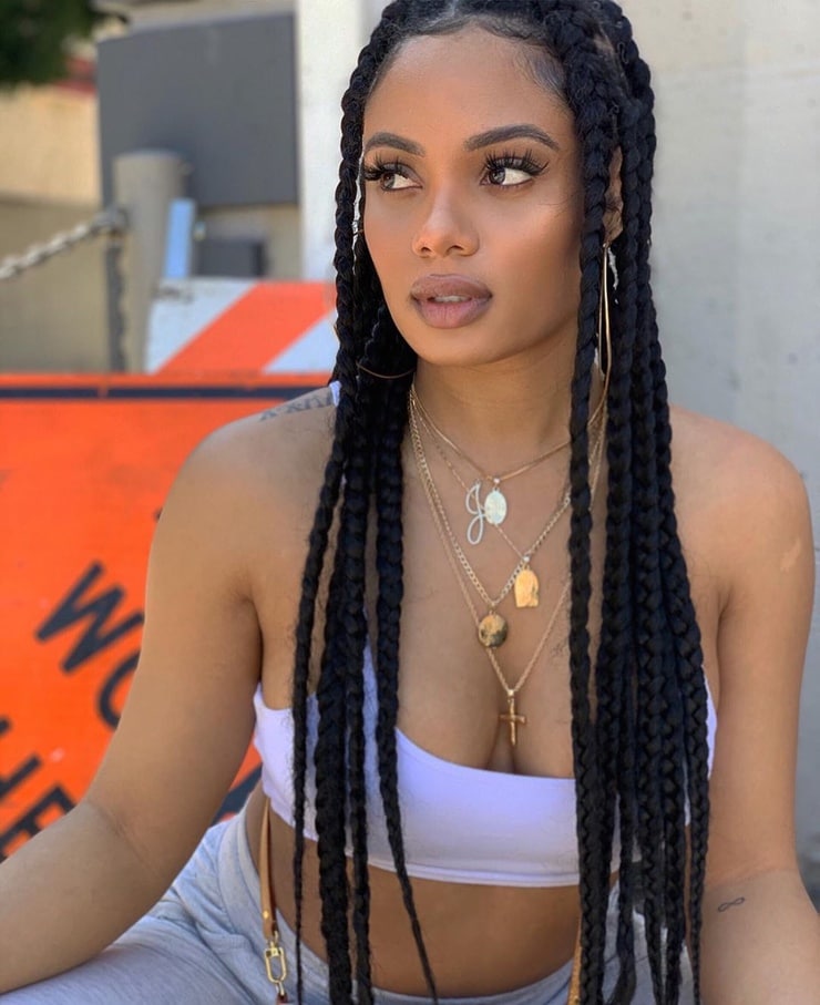 Essence Tatiana