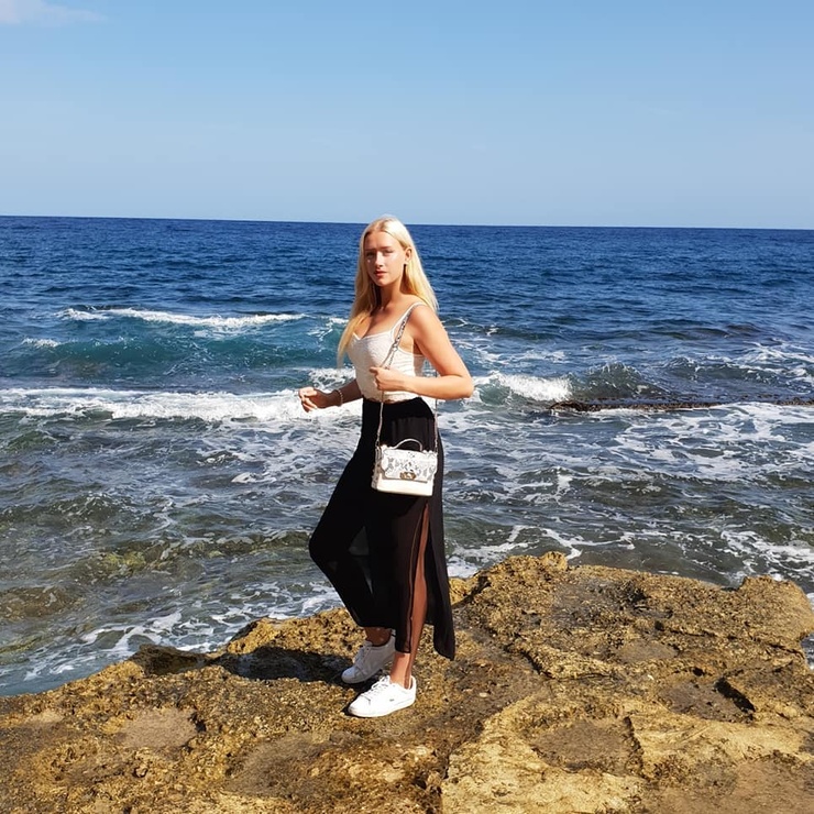 Nicole Deliah Nicole Deliah