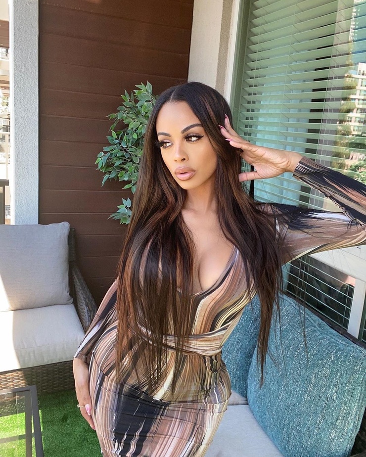 Analicia Chaves Analicia Chaves