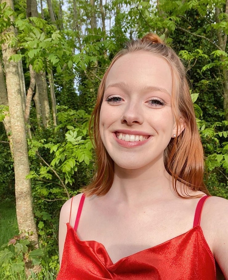 Amybeth McNulty