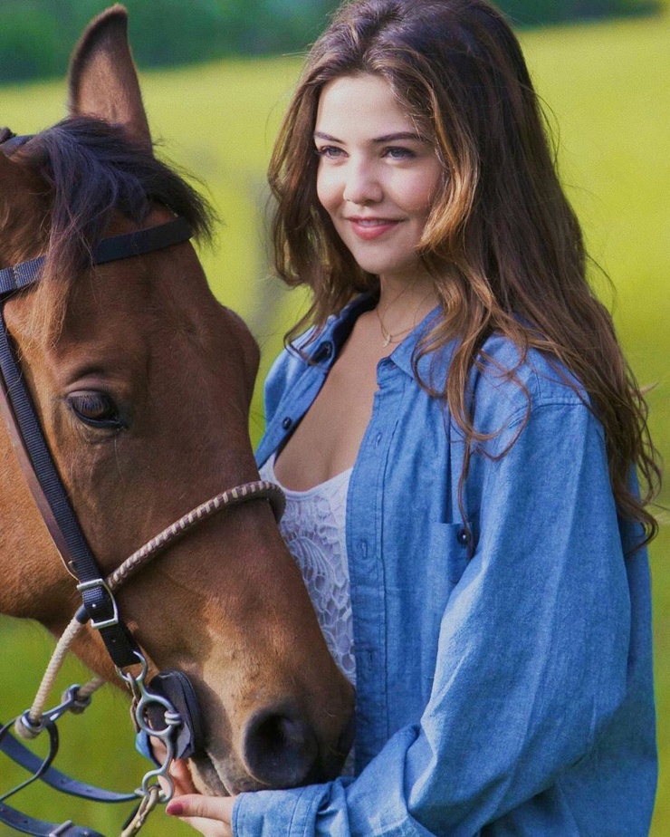 Danielle Campbell Danielle Campbell