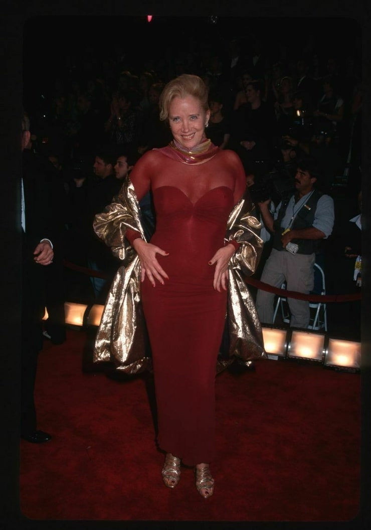 Sally Kirkland