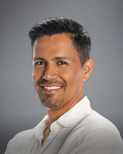 Jay Hernandez