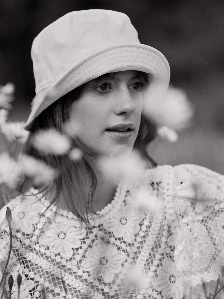 Daisy Edgar-Jones Daisy Edgar-Jones