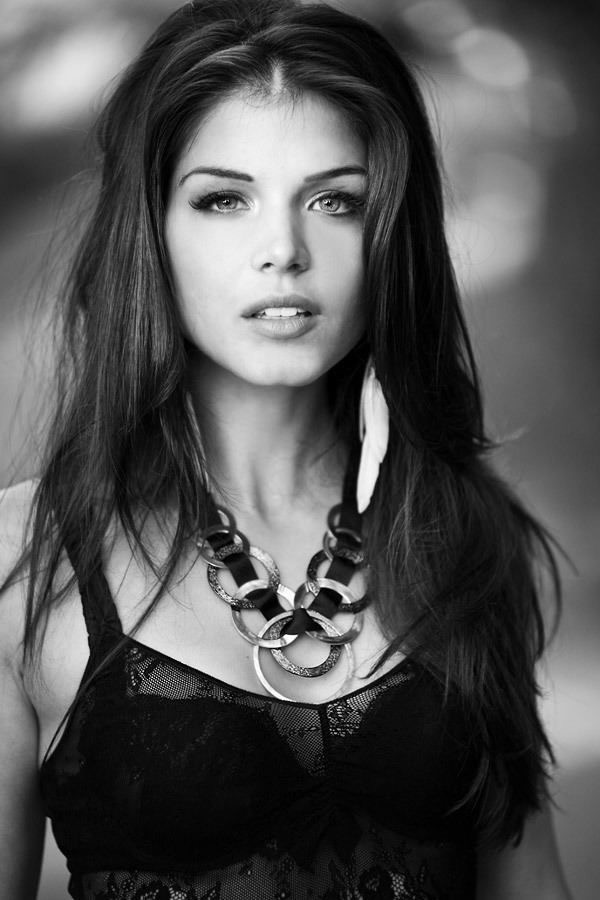 Marie Avgeropoulos Marie Avgeropoulos