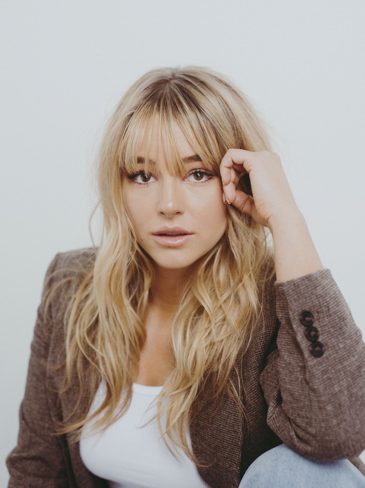 Hassie Harrison Hassie Harrison