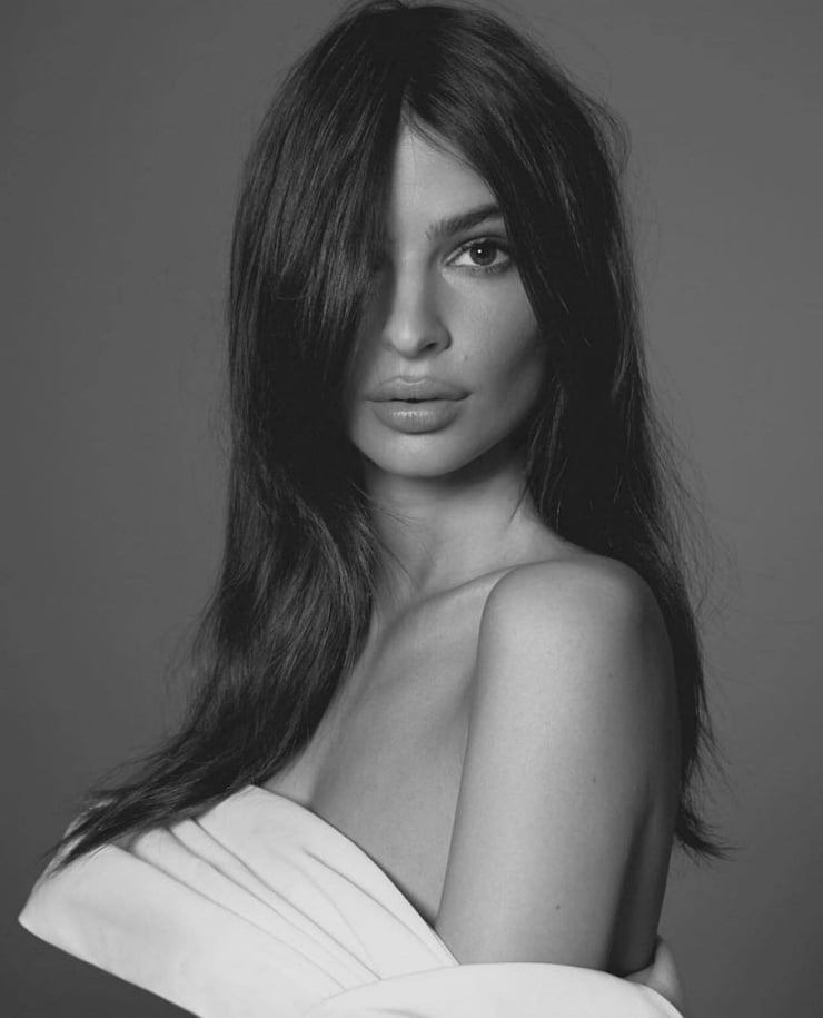 Picture of Emily Ratajkowski