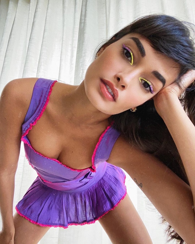 Gizele Oliveira Gizele Oliveira