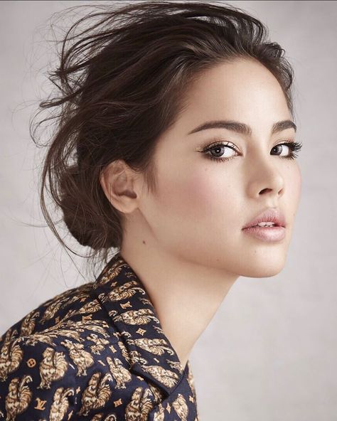 Urassaya Sperbund