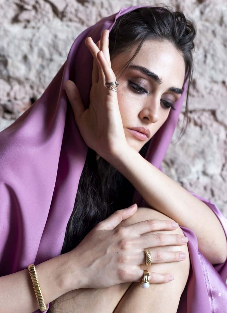 Esra Bilgiç Esra Bilgiç
