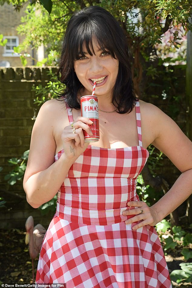 Daisy Lowe