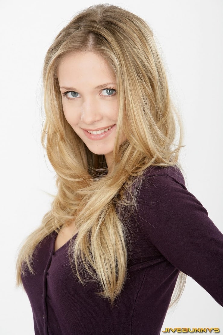 Sarah Ulrich Sarah Ulrich
