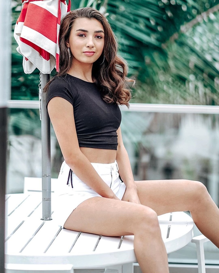 Kelsey Lynn Cook Kelsey Lynn Cook
