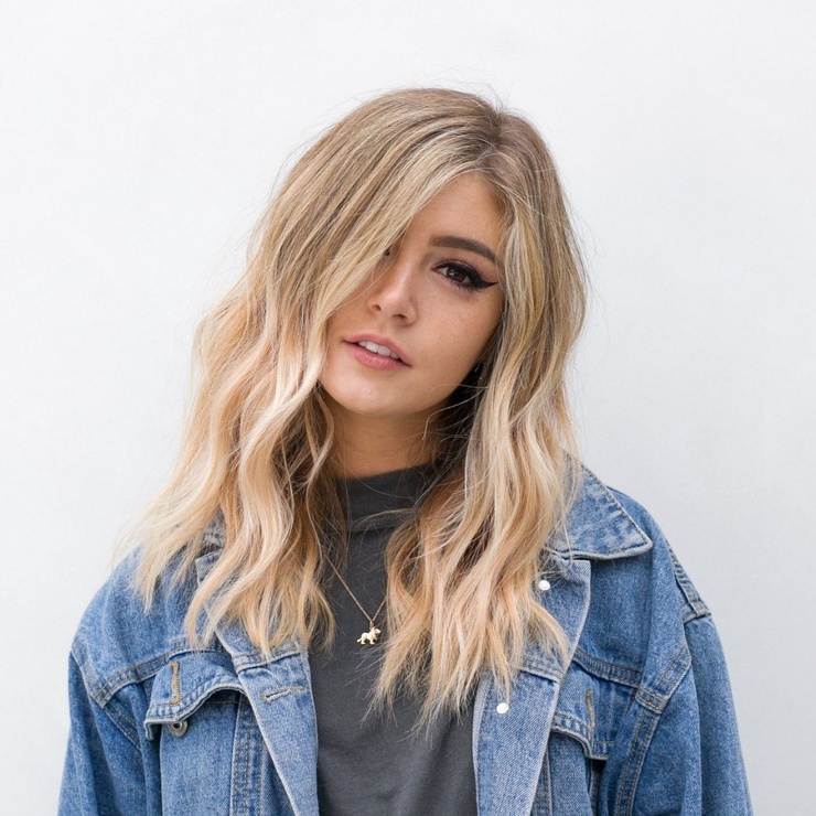 Chrissy Costanza Chrissy Costanza